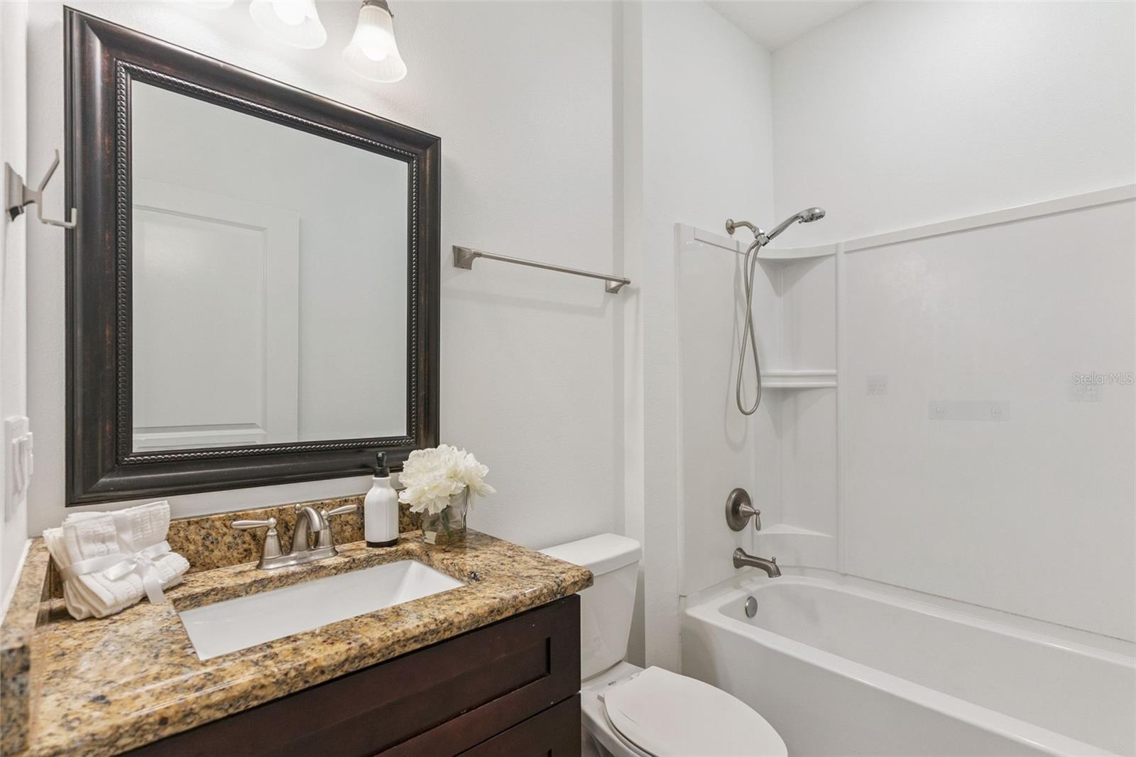 COLONY PARK - Residential