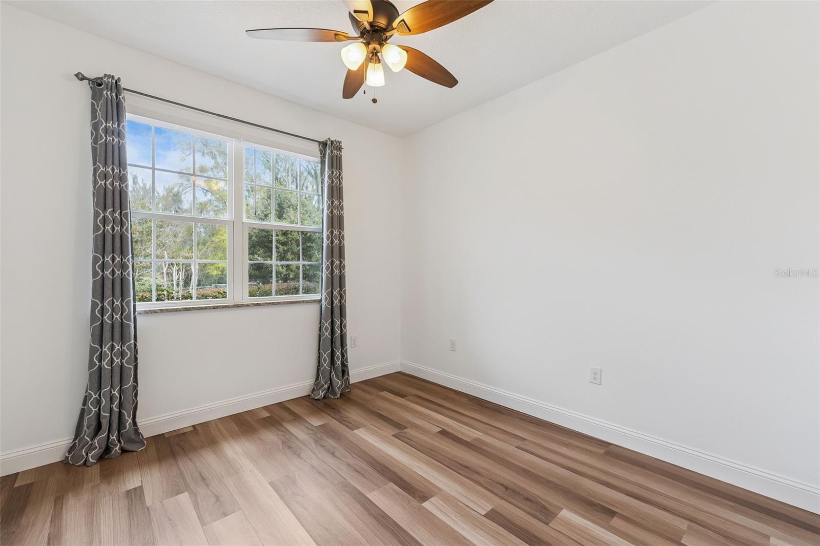 COLONY PARK - Residential