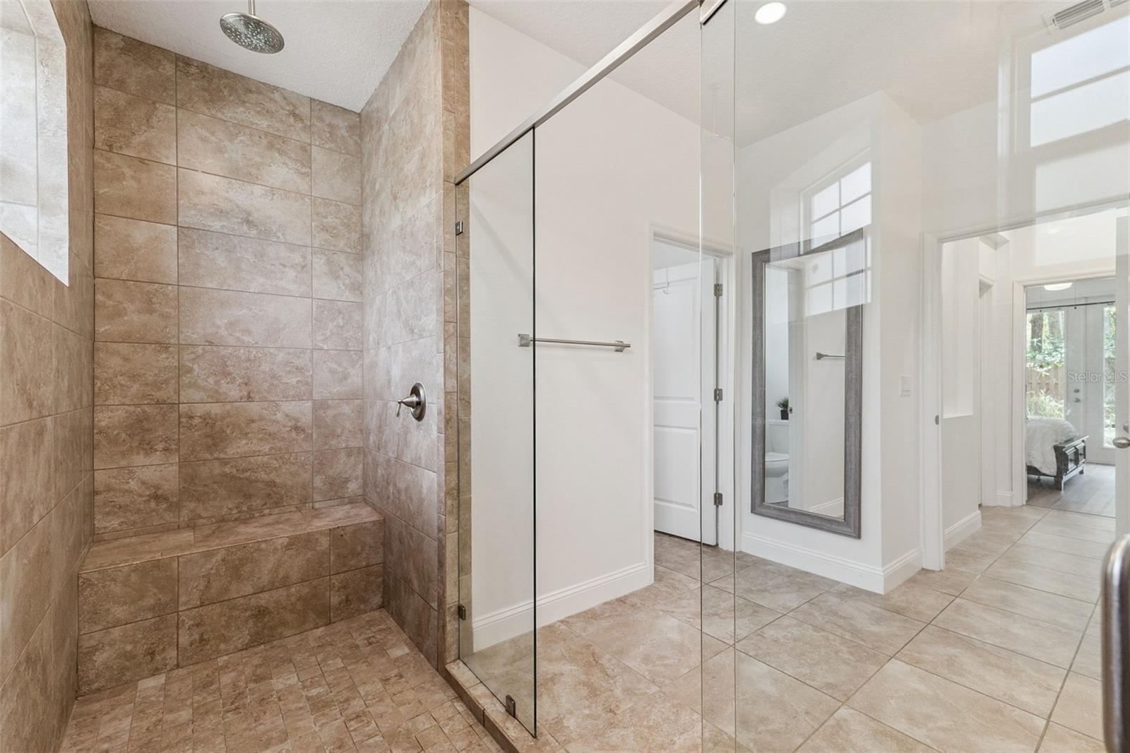 COLONY PARK - Residential