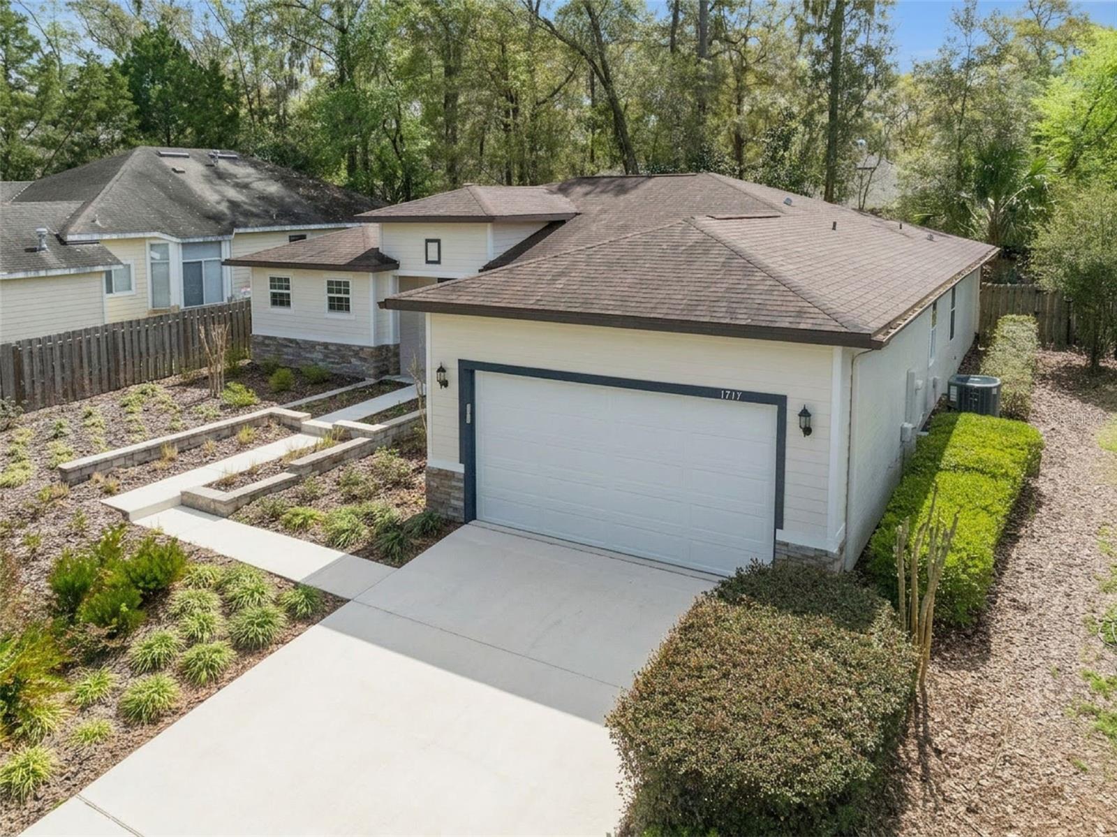 COLONY PARK - Residential