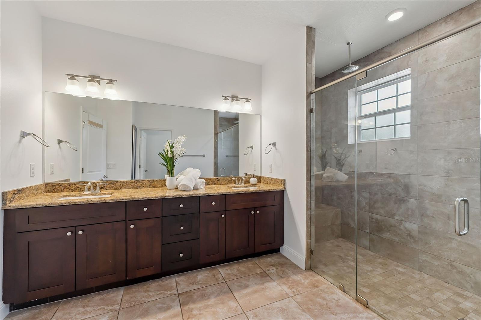 COLONY PARK - Residential