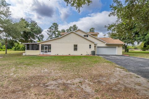 A home in HOWEY IN THE HILLS