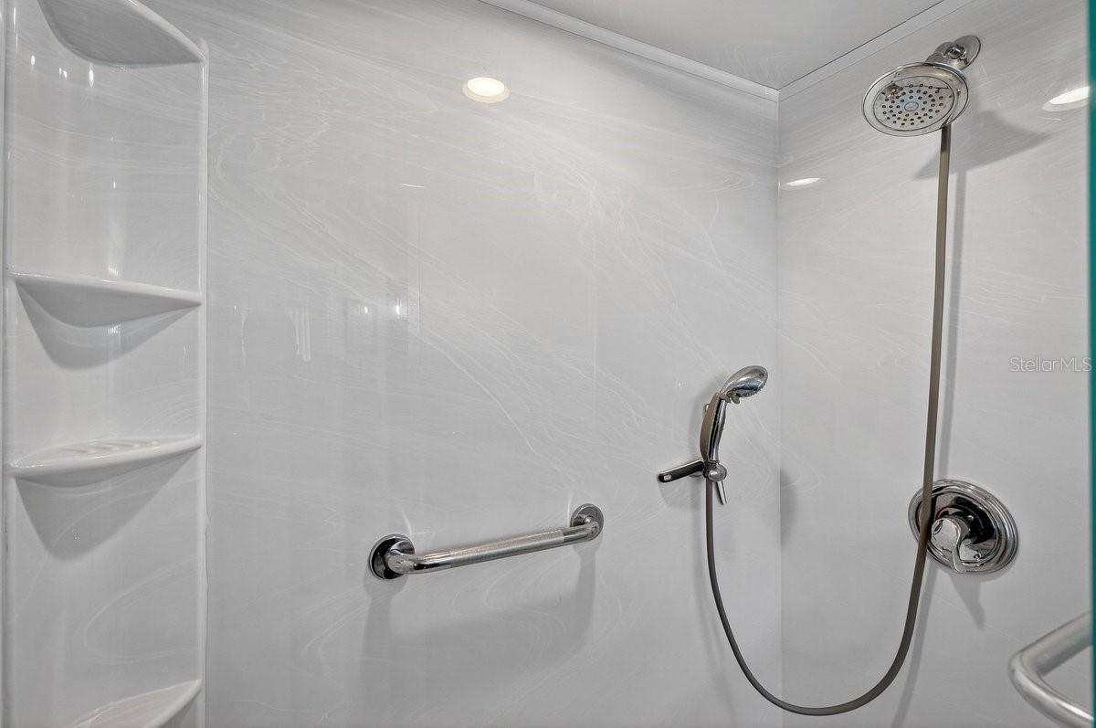 OCEANS ATRIUM 01 CONDO - Residential