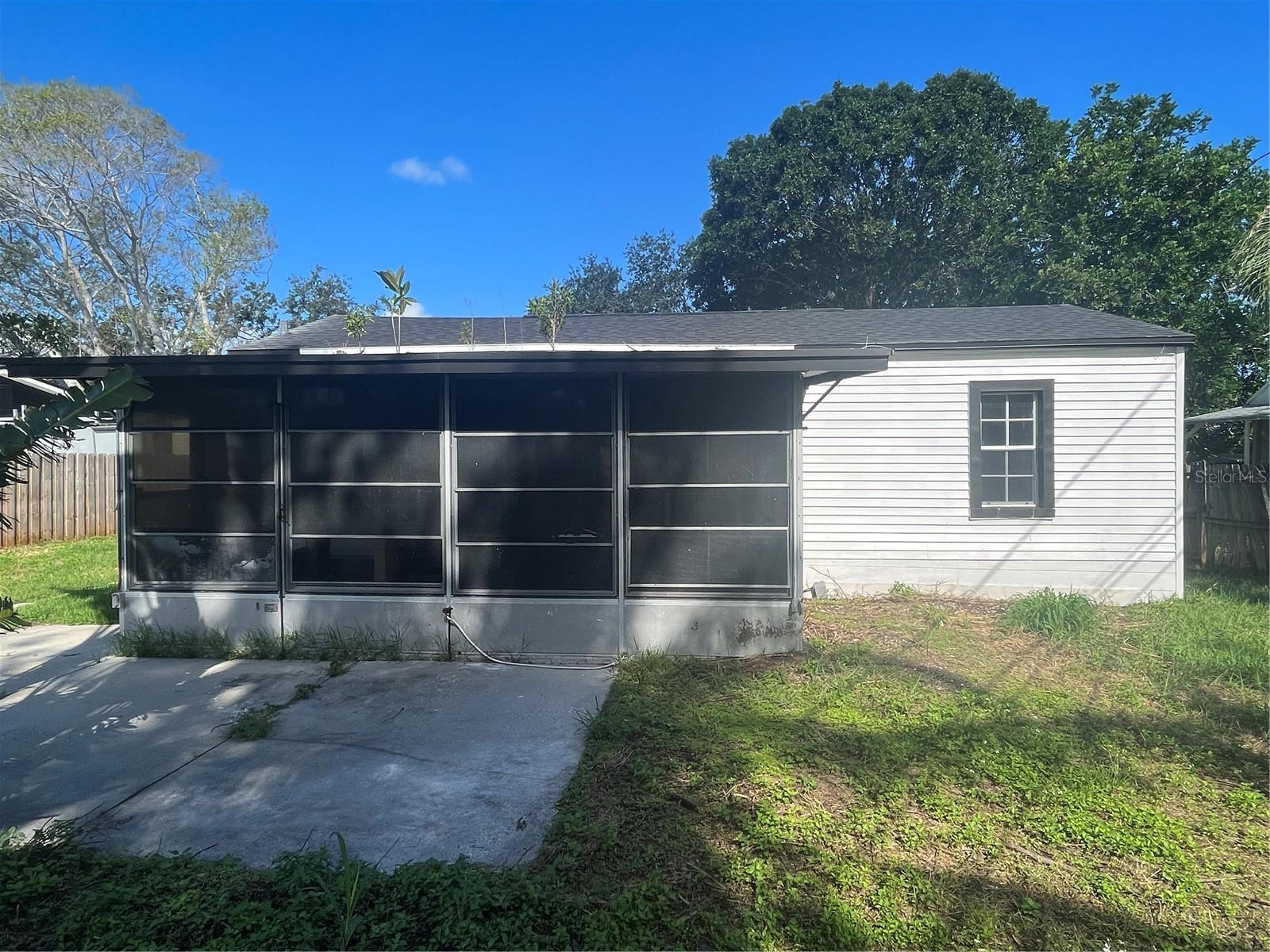 Casas a venda 4 - Jen Dantas 8465 TOBAY ROAD N