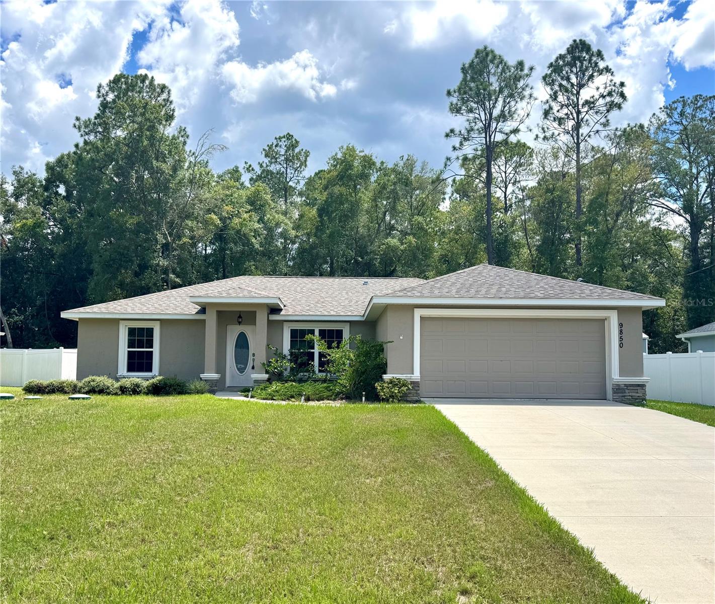 Short Sale. Welcome to your dream home in Citrus Springs! Built in 2021, this beautifully maintained 3-bedroom, 2-bathroom home offers modern living in a peaceful, nature-loving community. Nestled on a quiet street, this property is just a short walk to the neighborhood tennis courts and within minutes of scenic biking trails—perfect for outdoor enthusiasts.
Enjoy the best of Florida's natural beauty with a quick 13-minute drive to the crystal-clear Rainbow River or spend the day at Hunter Springs, just 25 minutes away. Whether you're kayaking, swimming, or just soaking up the sun, adventure is always close by.
Conveniently located near local restaurants, shopping, and grocery stores, this home combines comfort, convenience, and a touch of the outdoors—all with no HOA restrictions!
Don’t miss this opportunity to own a newer home in one of Citrus County’s most desirable areas.