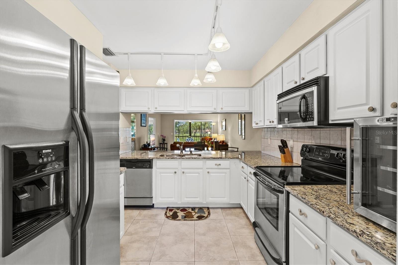 AVISTA OF PALM-AIRE - Residential