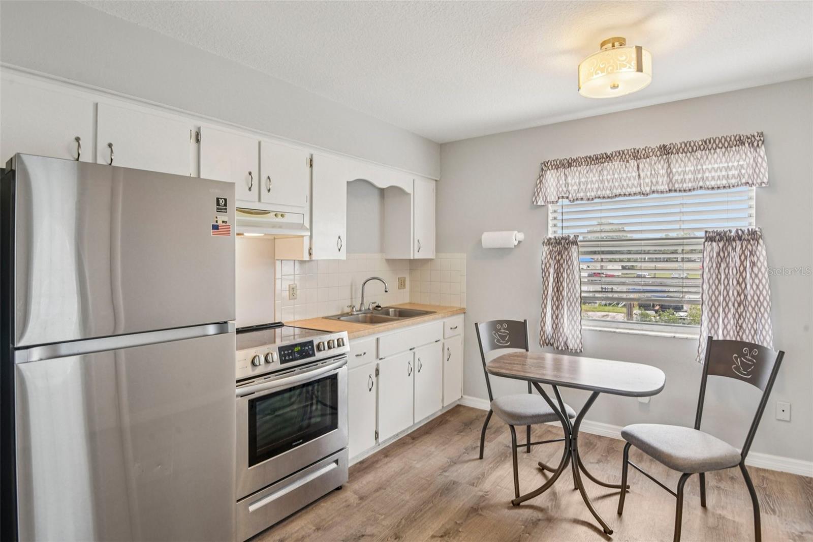 HUDSON BEACH ESTATES - Residential