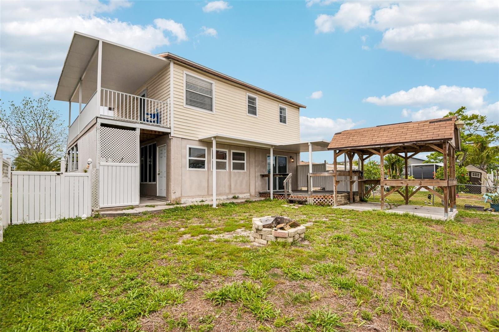 HUDSON BEACH ESTATES - Residential