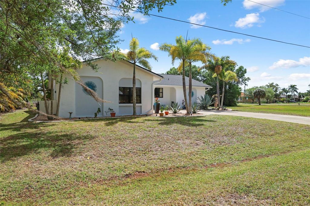 Photo of 16615 Acapulco Road, Punta Gorda, FL 33955 (MLS # A4689712)
