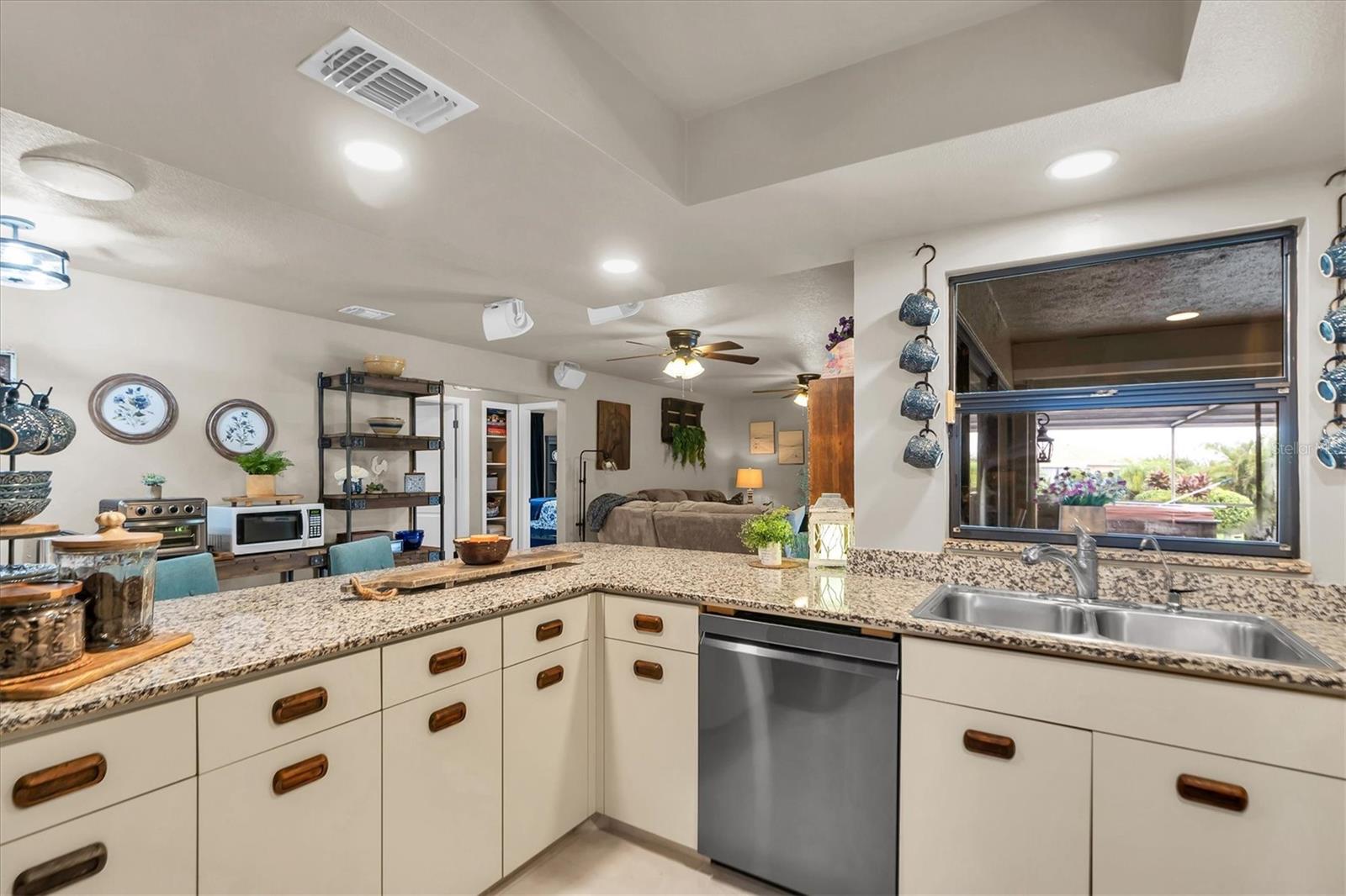 SUN CITY CENTER UNIT 35 - Residential