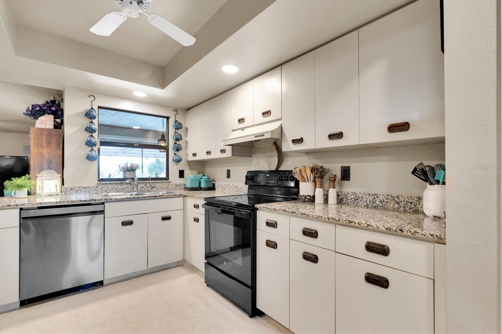 SUN CITY CENTER UNIT 35 - Residential