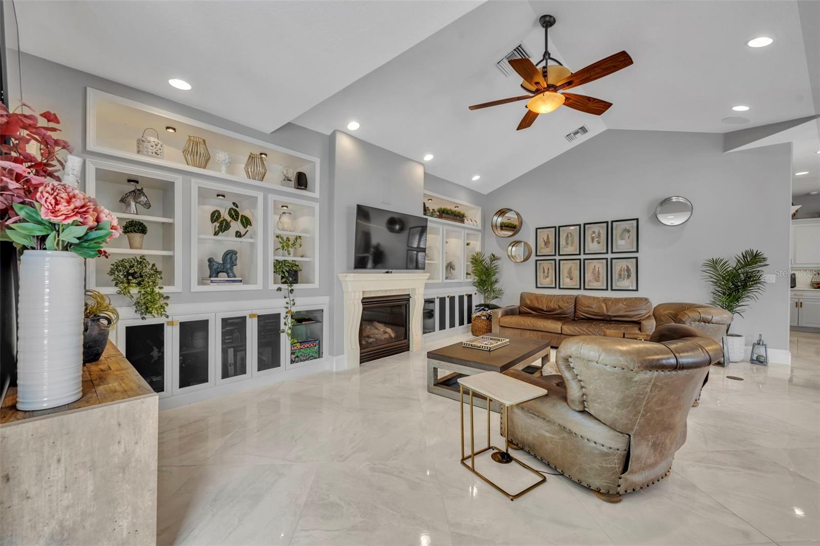 LAKE HILL WOODS SUB - Residential