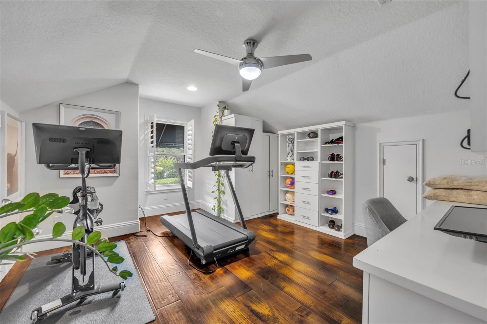 LAKE HILL WOODS SUB - Residential