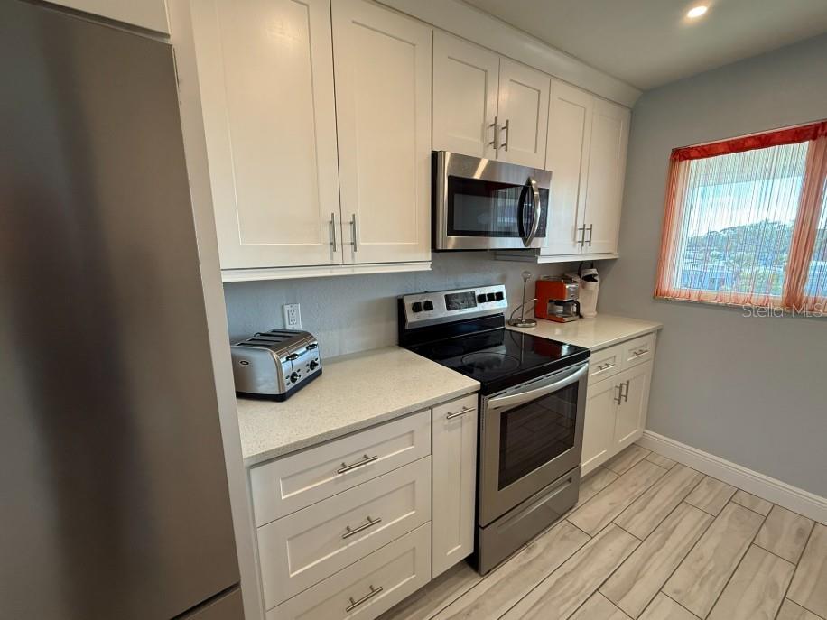 HOLIDAY APTS - Residential