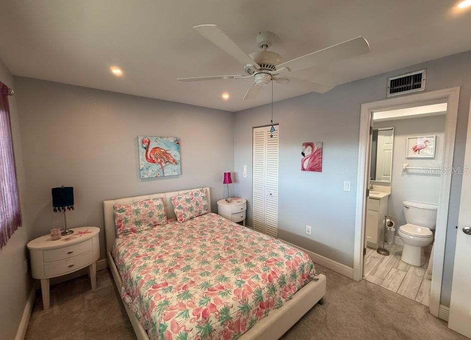 HOLIDAY APTS - Residential