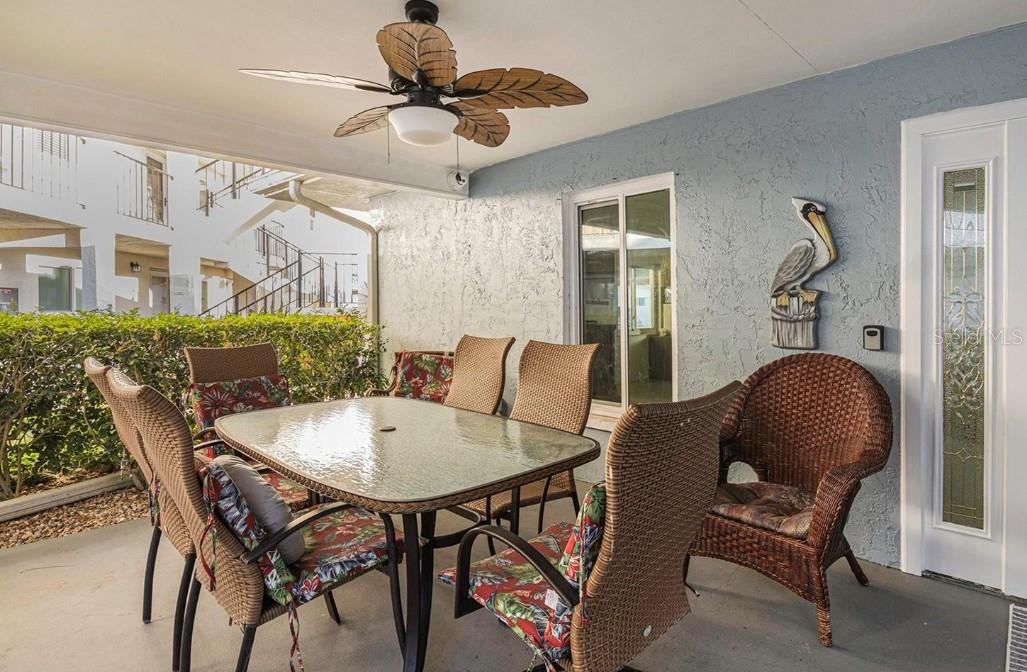 HOLIDAY APTS - Residential