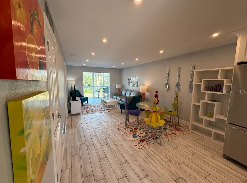 HOLIDAY APTS - Residential