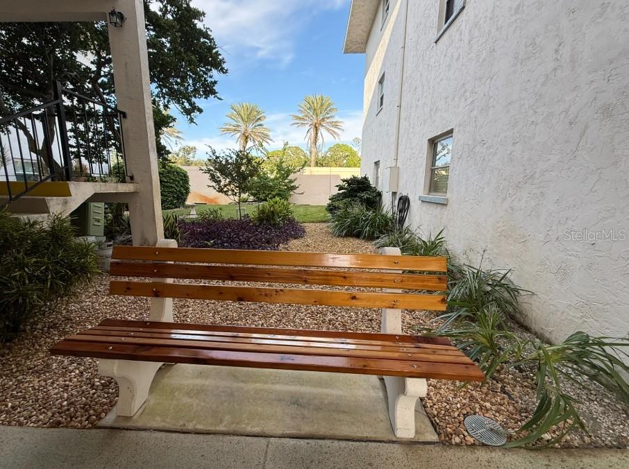 HOLIDAY APTS - Residential