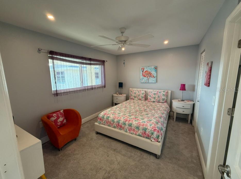 HOLIDAY APTS - Residential