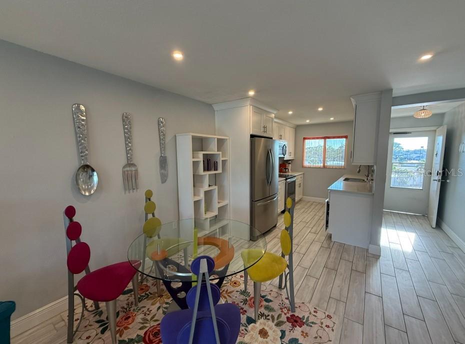 HOLIDAY APTS - Residential