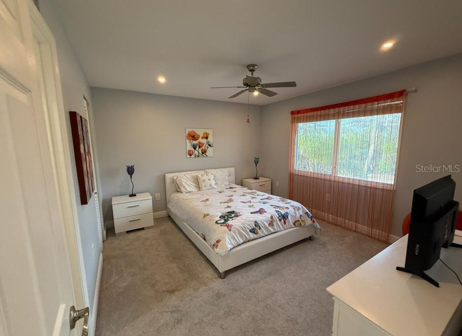 HOLIDAY APTS - Residential