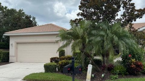 Photo of 8228 Simpson Falls Court, Sarasota, FL 34243 (MLS # A4658021)
