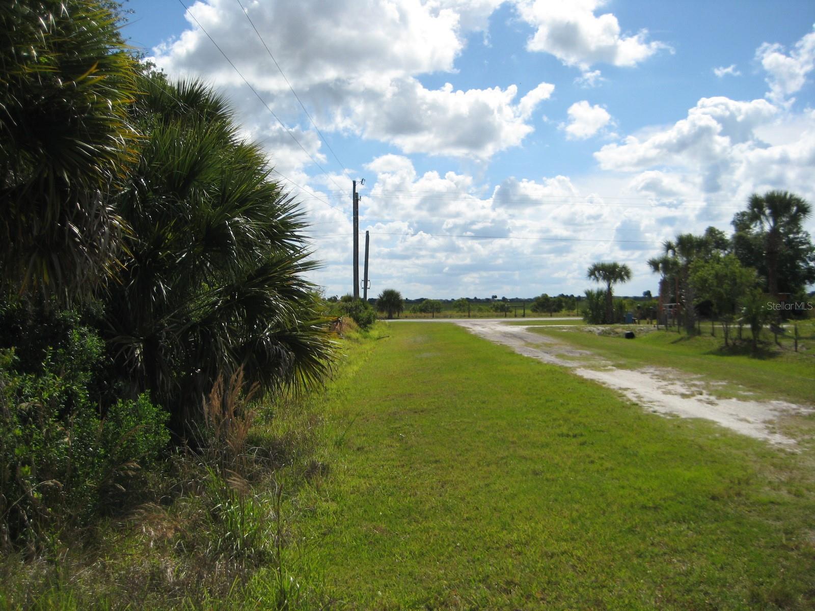 LOTS O & P OF TRACT 1 EAST 1/2 OF THE SOUTH 1/2 OF - Residential