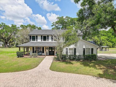 Photo of 4710 Stearns Road, Valrico, FL 33596 (MLS # TB8490214)