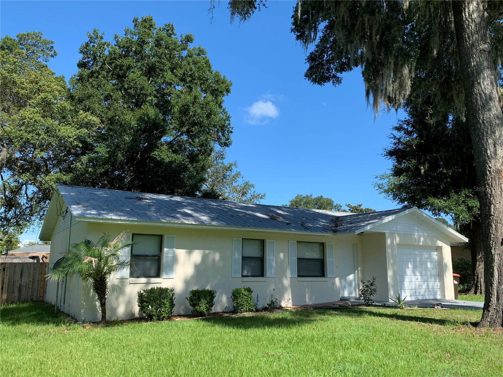 Charming 3-bedroom, 1-bath home available for rent! This cozy property features a bright living space, updates kitchen, and spacious bedrooms. Convenient parking, and great location close to shops, dinning, and major highways. Perfect for comfortable living.