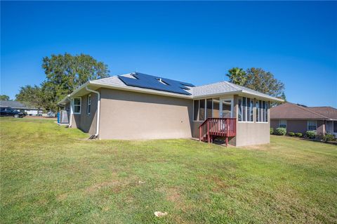 A home in LAKE WALES