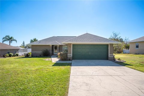 A home in LAKE WALES