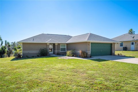 A home in LAKE WALES