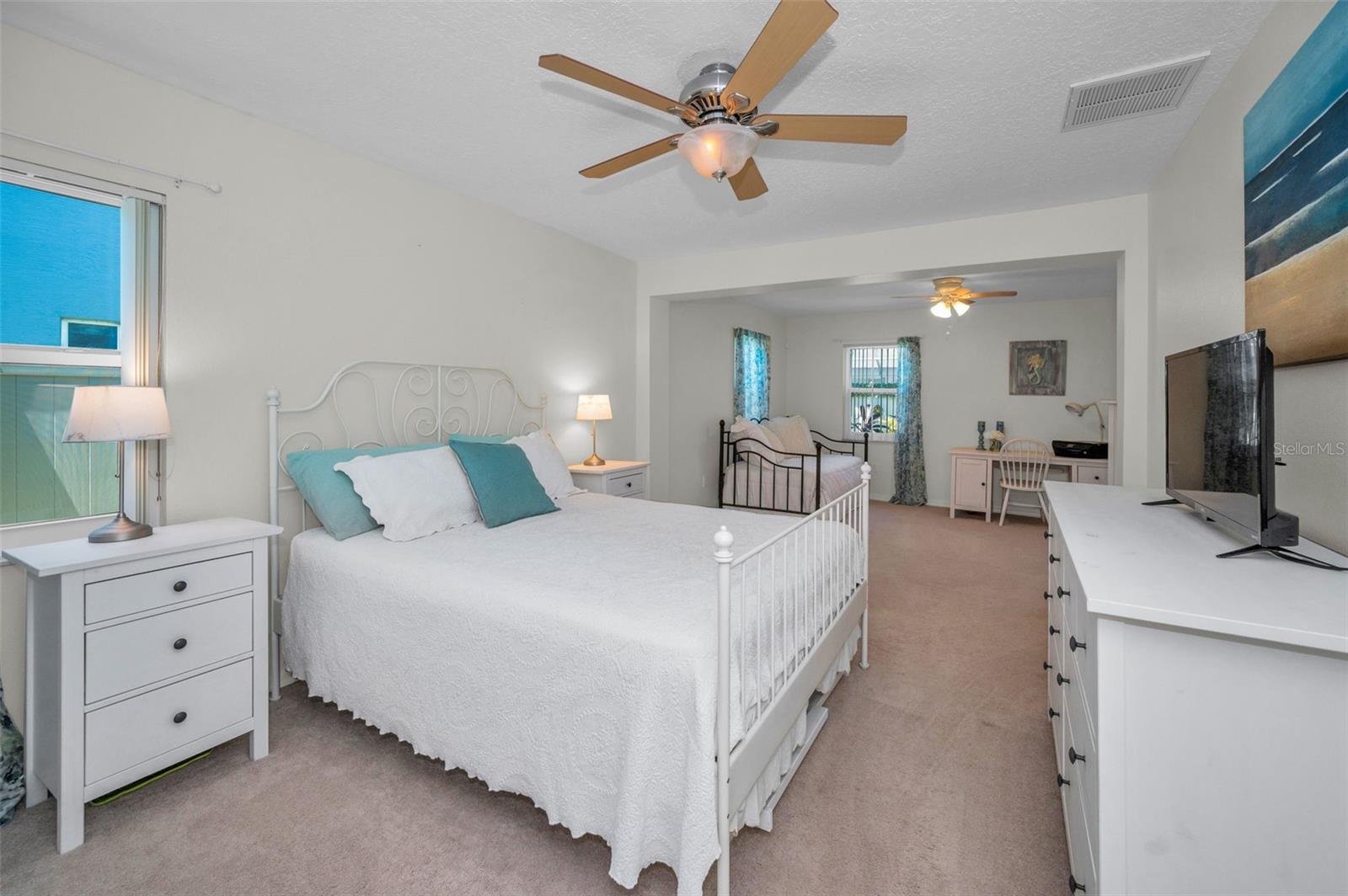 HUNTERS RIDGE - Residential