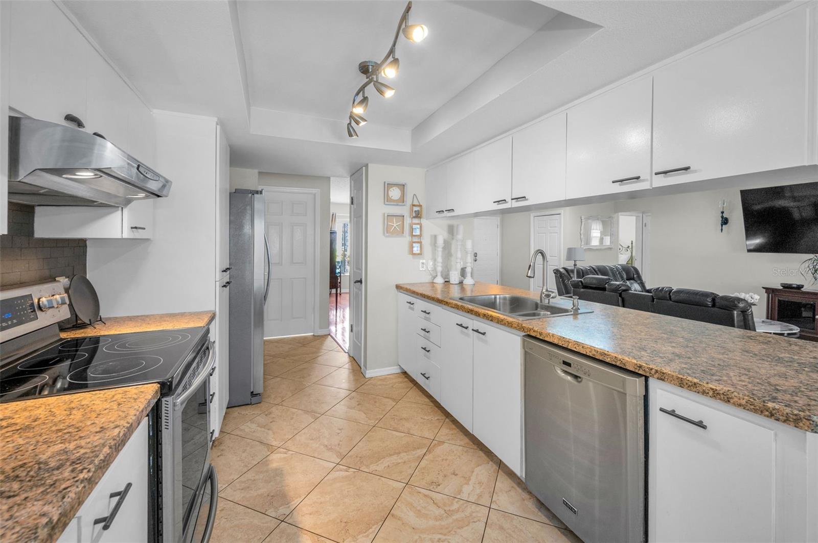 HUNTERS RIDGE - Residential