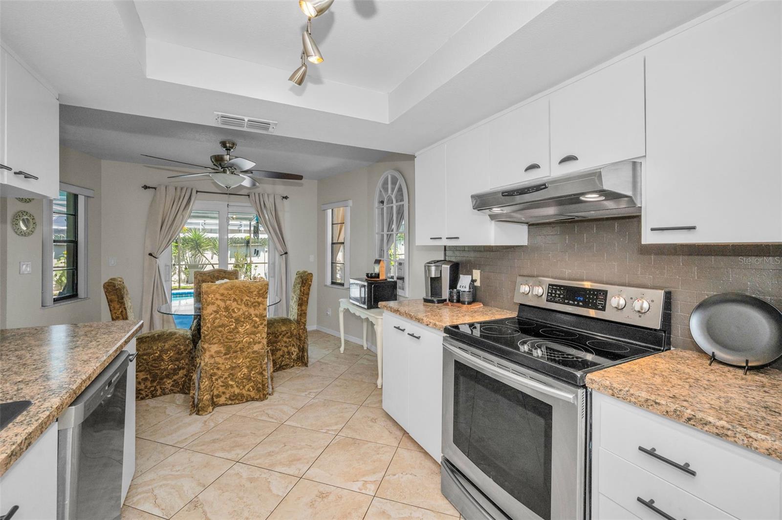 HUNTERS RIDGE - Residential