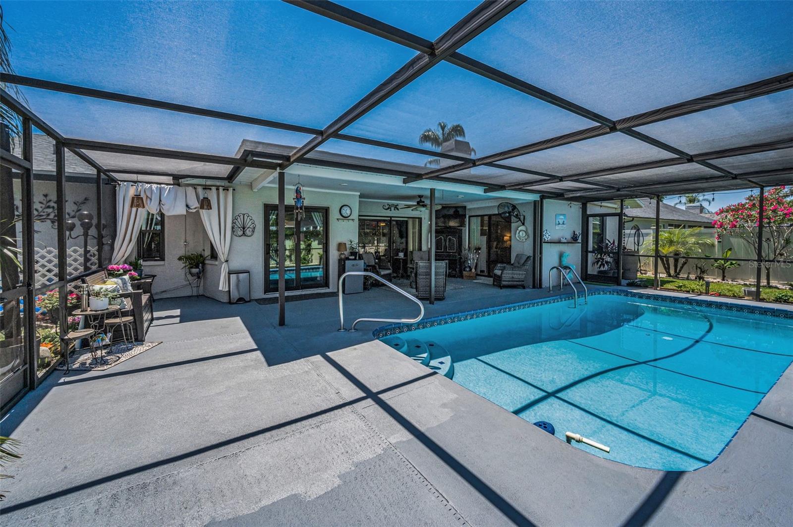 HUNTERS RIDGE - Residential