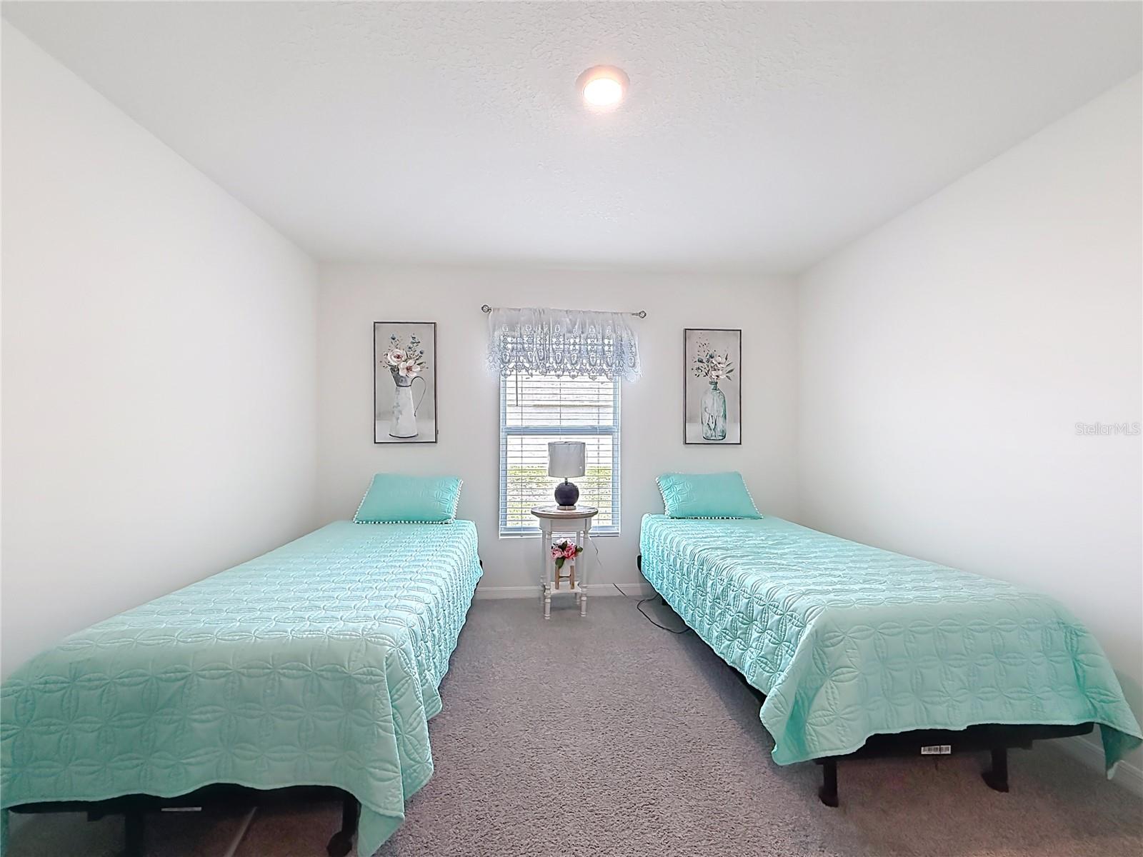 MARION OAKS UN EIGHT FIRST RE - Residential