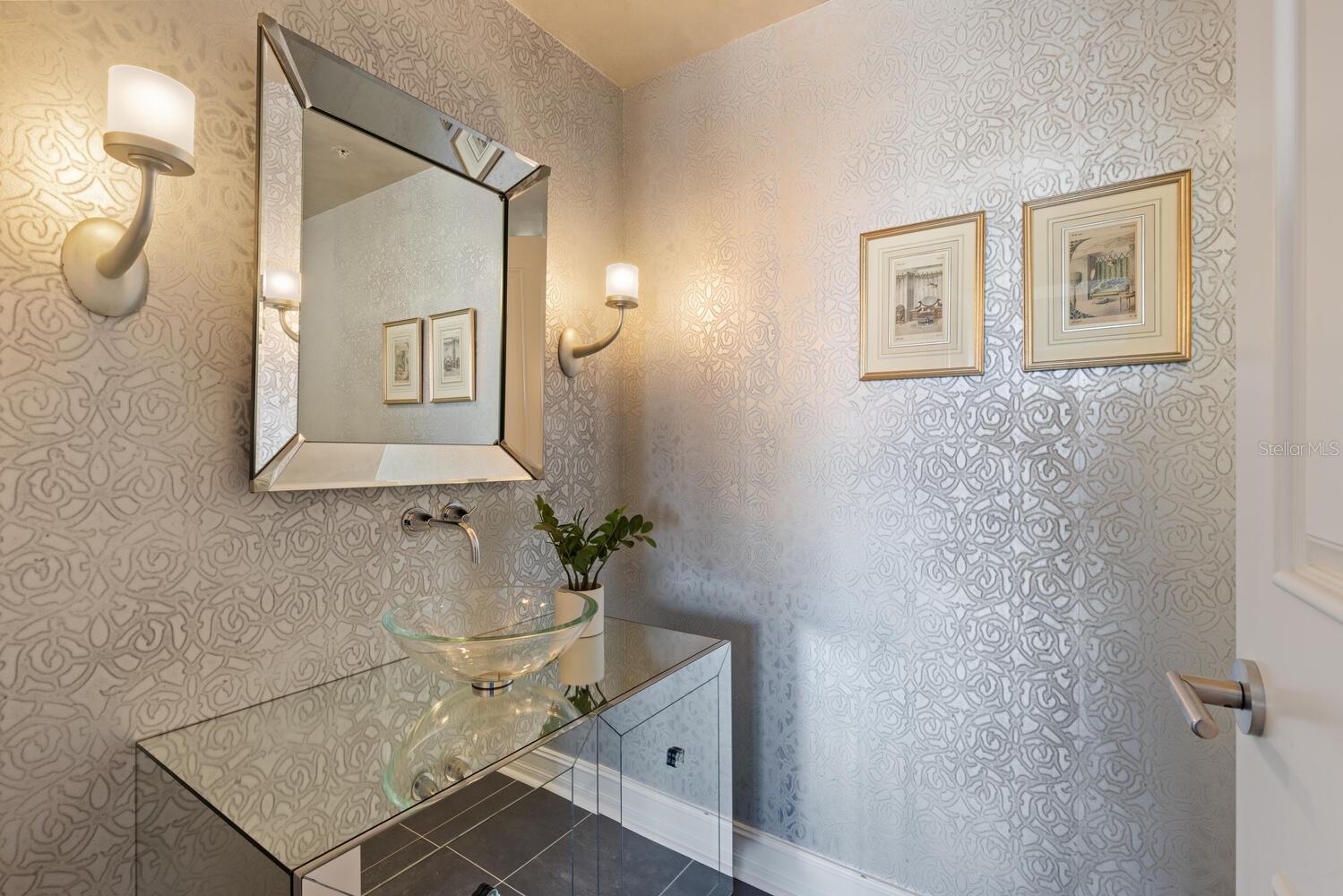 THE RESIDENCES - Residential