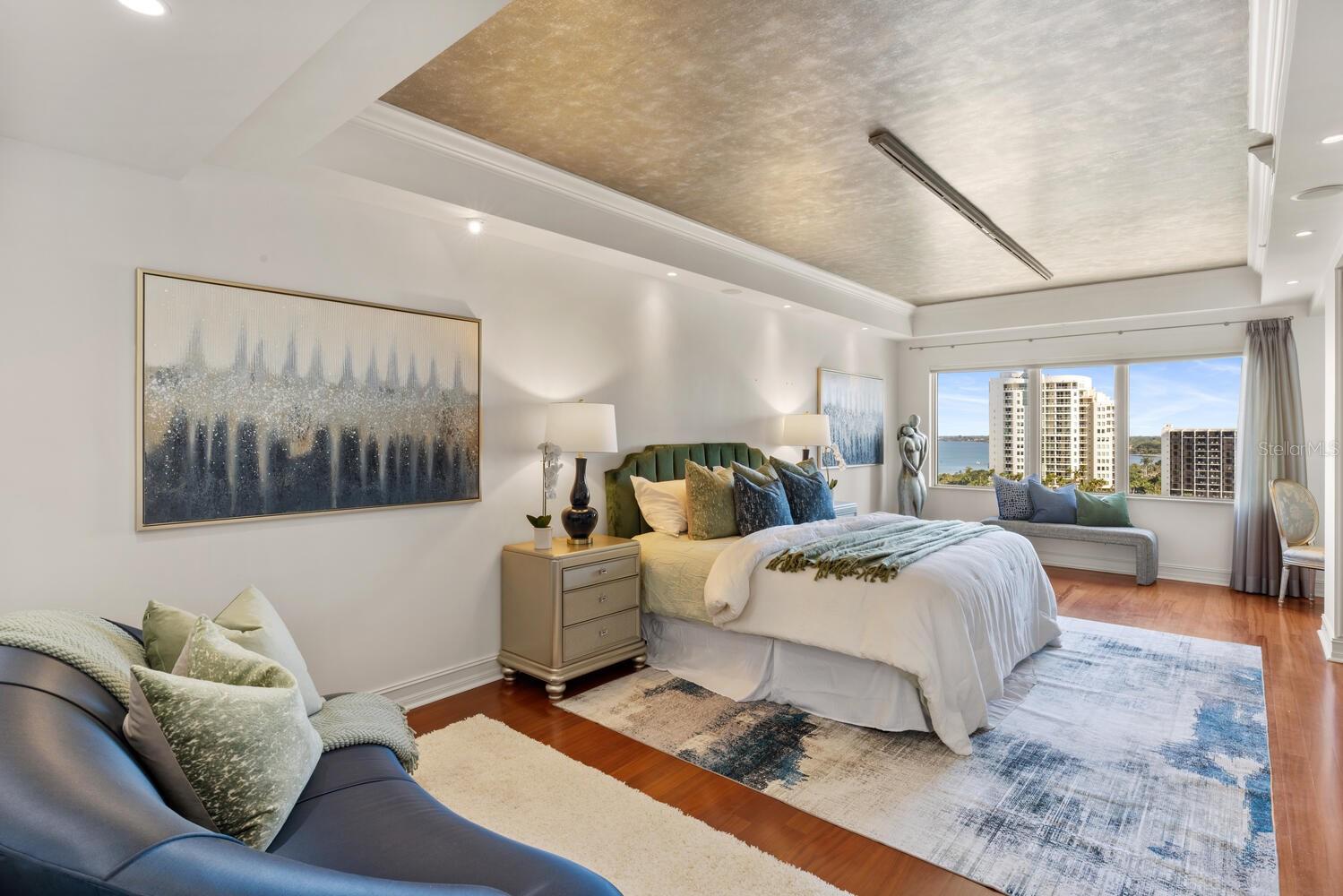 THE RESIDENCES - Residential