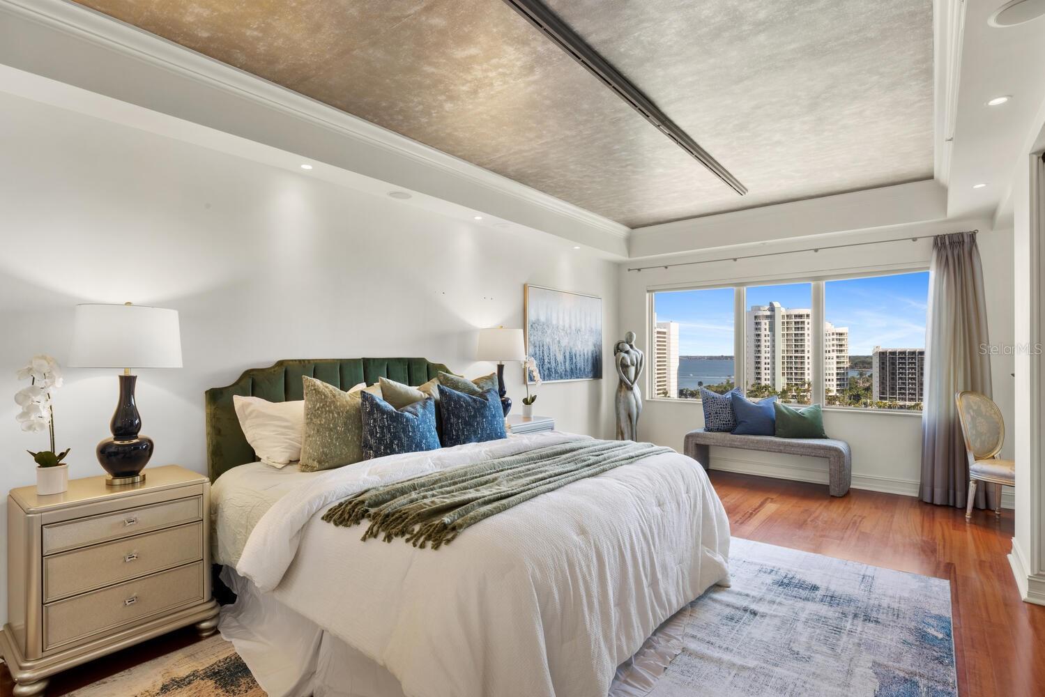 THE RESIDENCES - Residential