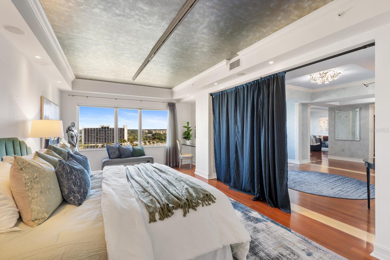 THE RESIDENCES - Residential