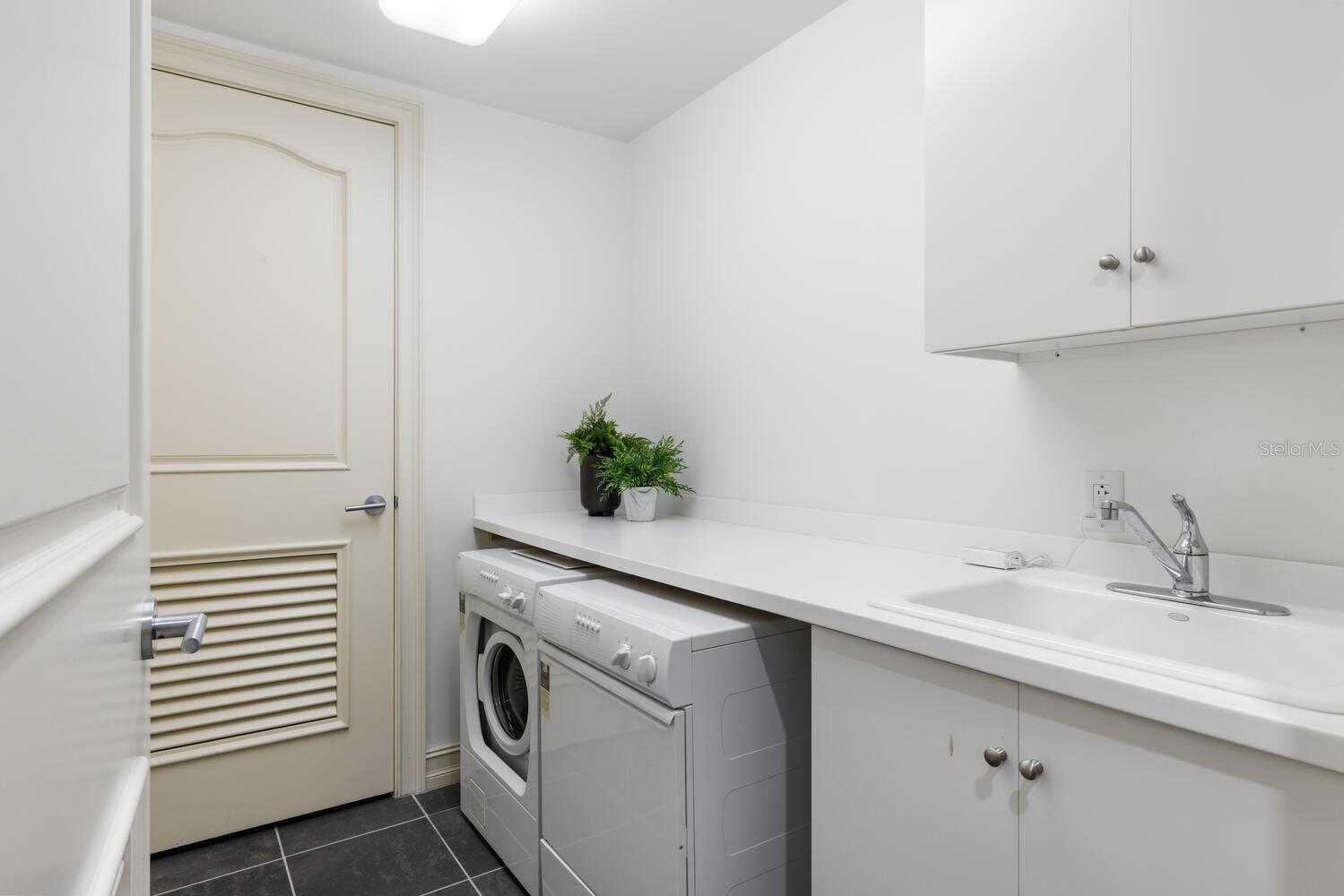 THE RESIDENCES - Residential