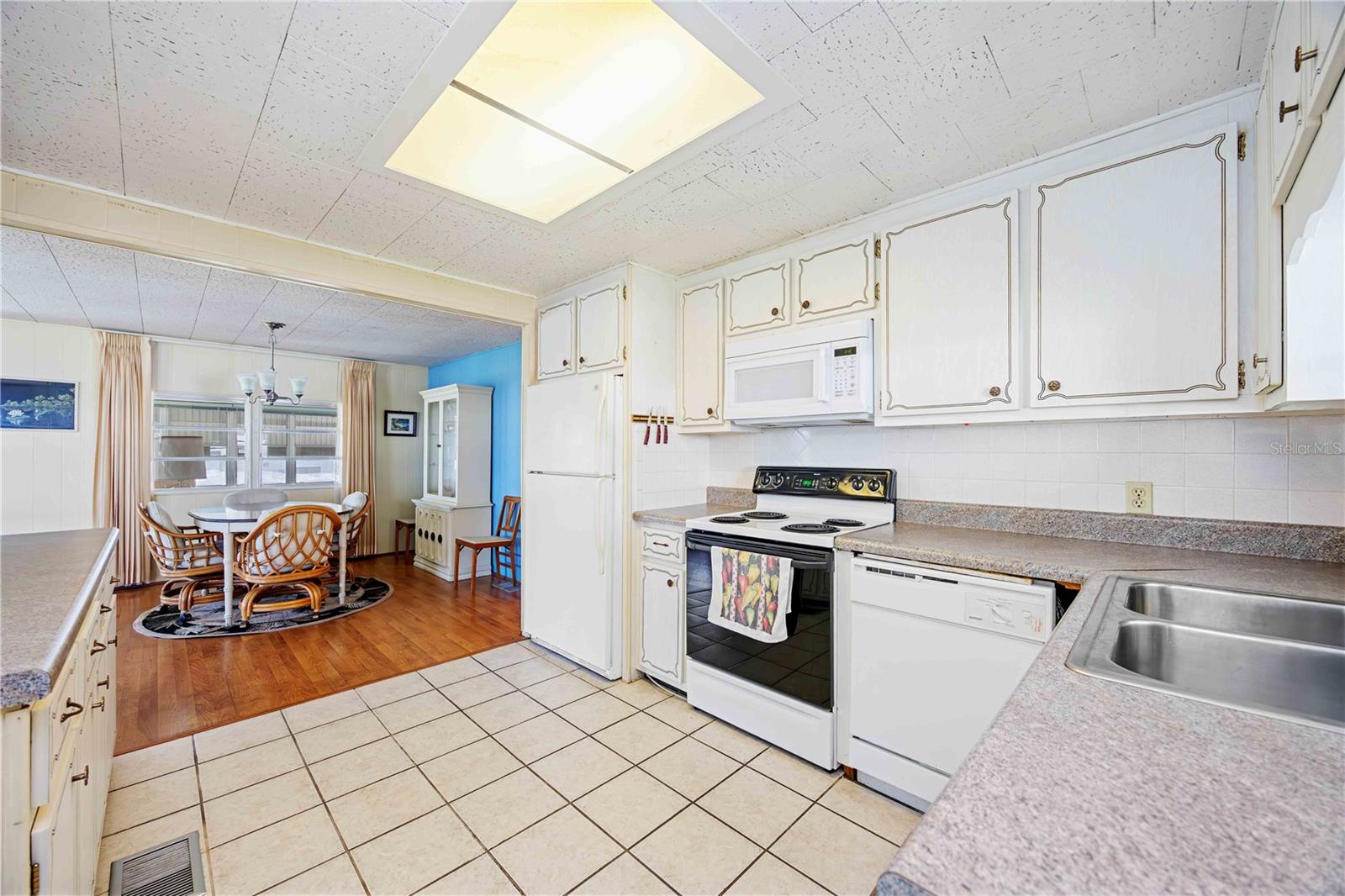 CHATEAU VILLAGE CO-OP - Residential
