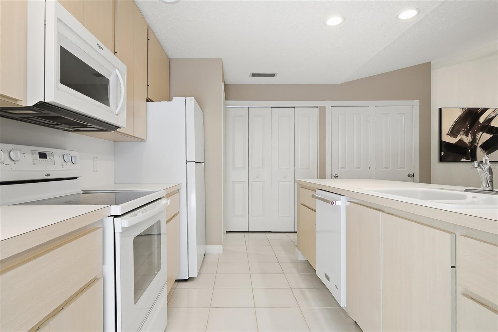 OAKS SUN TERRACE 04 - Residential