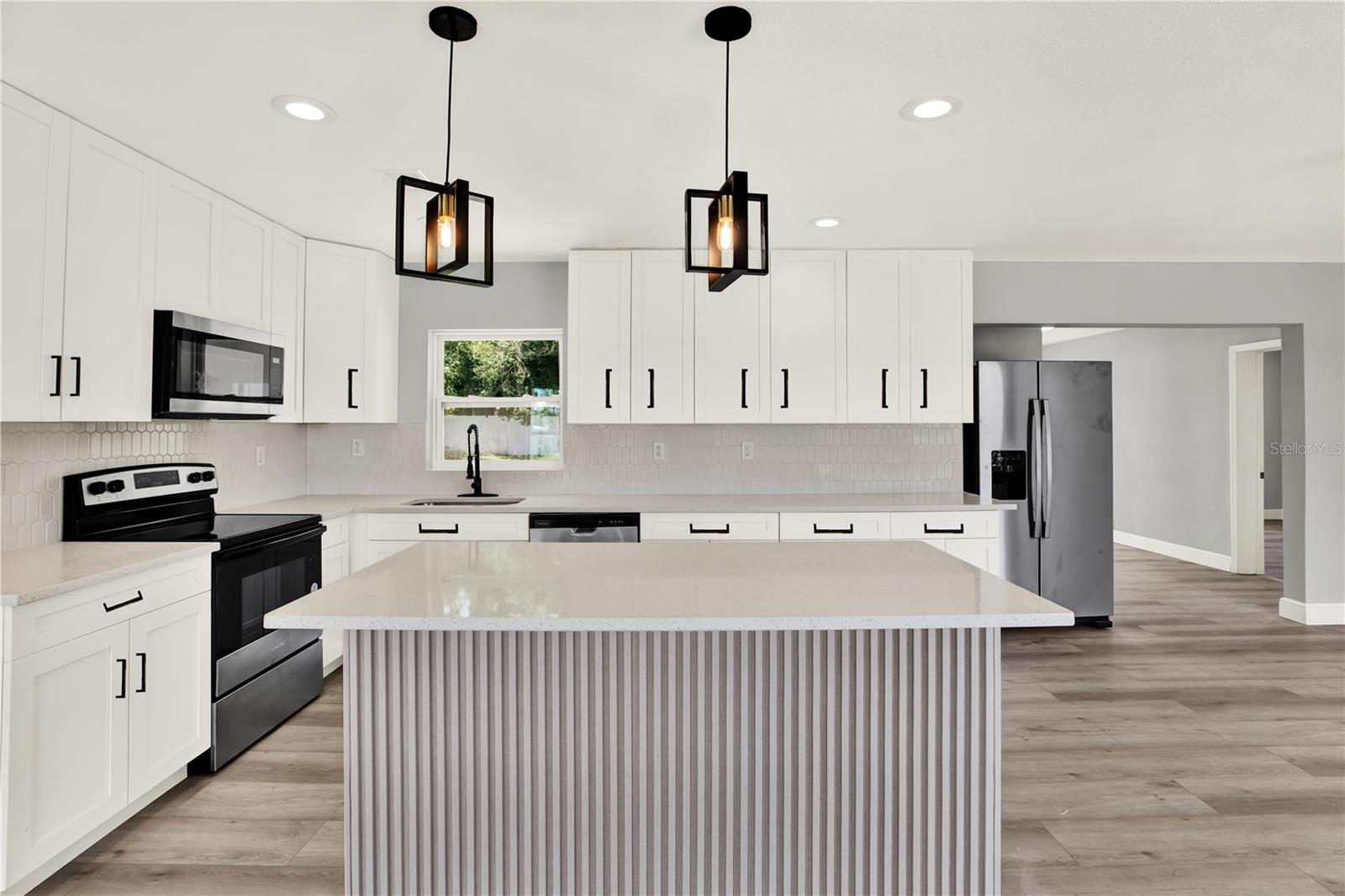 1223 JASMINE WAY