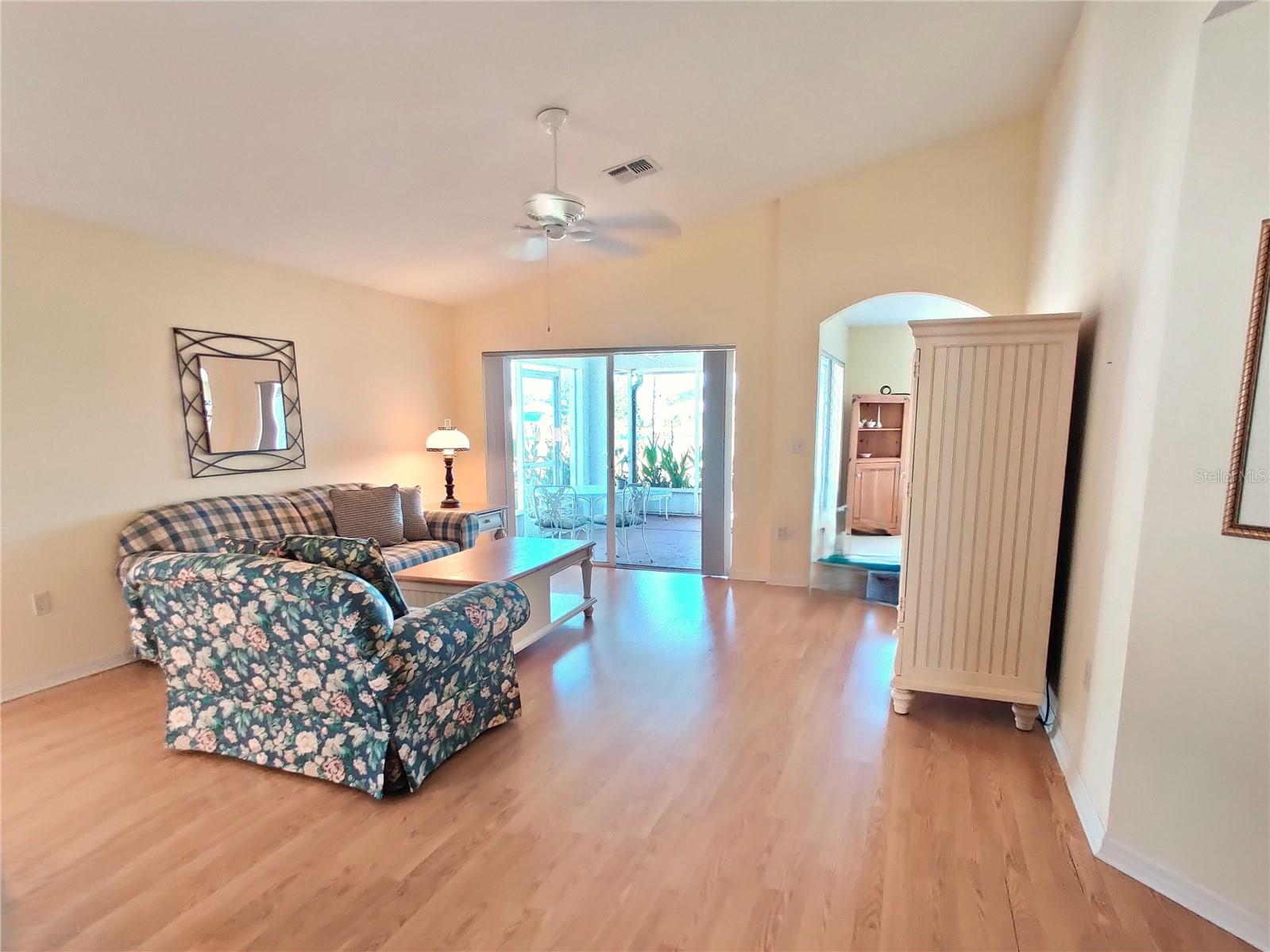 TAMPA BAY GOLF AND TENNIS CLUB - Residential Lease