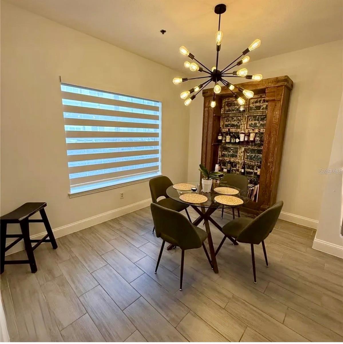 SUMMERGATE CONDO PH 01 5923/0662 - Residential