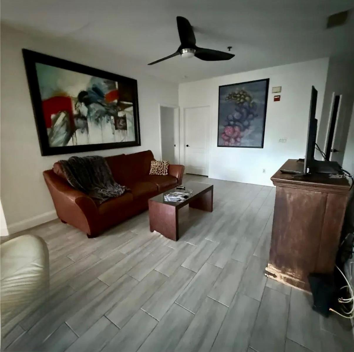 SUMMERGATE CONDO PH 01 5923/0662 - Residential