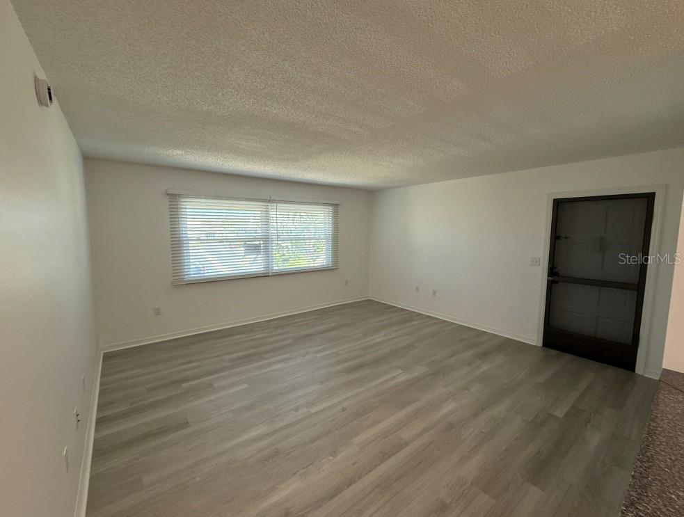 BAYWOOD COLONY GARDEN APTS - Residential Lease