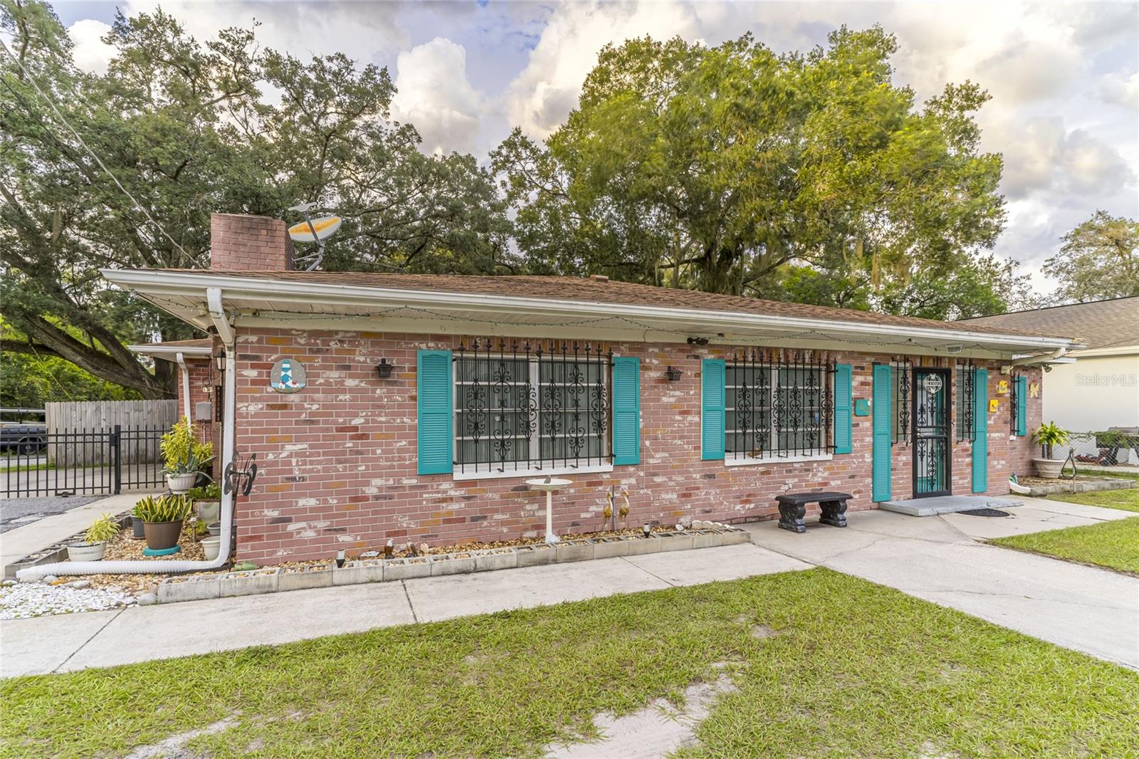 RIVERBEND MANOR - Residential